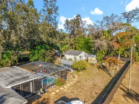 216 Greenwood Lehigh Acres FL 33936