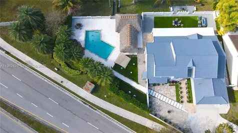 19230 NW 87th Place Hialeah FL 33018