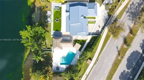 19230 NW 87th Place Hialeah FL 33018