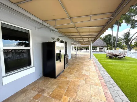 19230 NW 87th Place Hialeah FL 33018