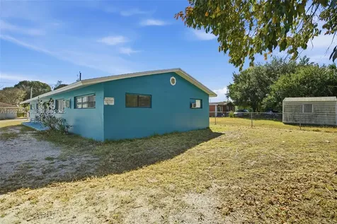 907 N 20th Street Fort Pierce FL 34950