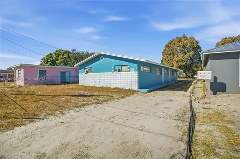 907 N 20th Street Fort Pierce FL 34950