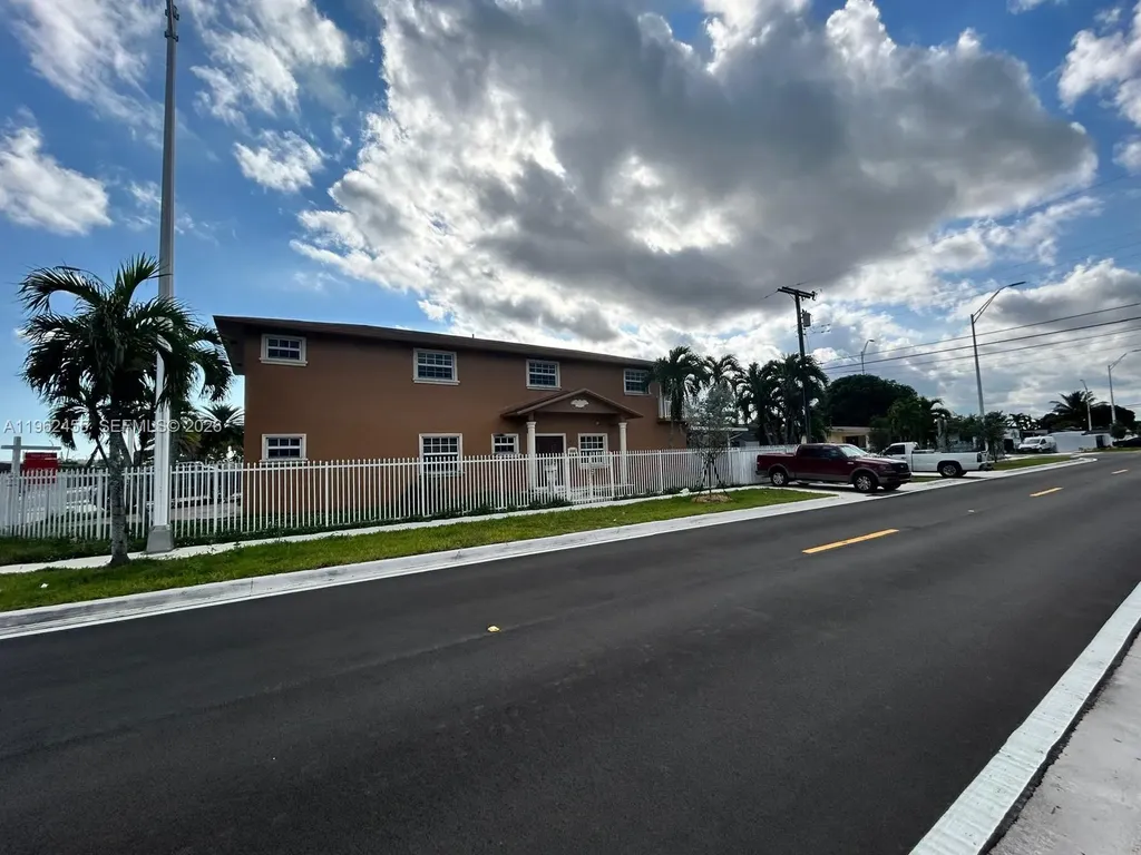 948 E 47th Street Hialeah FL 33013