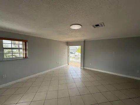 948 E 47th Street Hialeah FL 33013