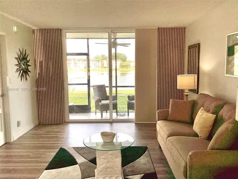 9423 S Hollybrook Lake Drive Pembroke Pines FL 33025