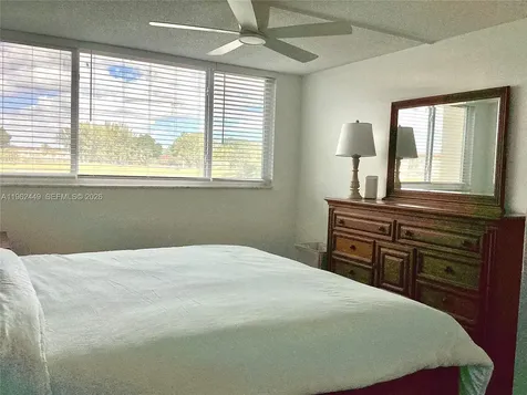 9423 S Hollybrook Lake Drive Pembroke Pines FL 33025