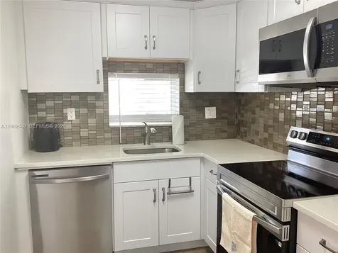 9423 S Hollybrook Lake Drive Pembroke Pines FL 33025