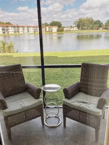 9423 S Hollybrook Lake Drive Pembroke Pines FL 33025