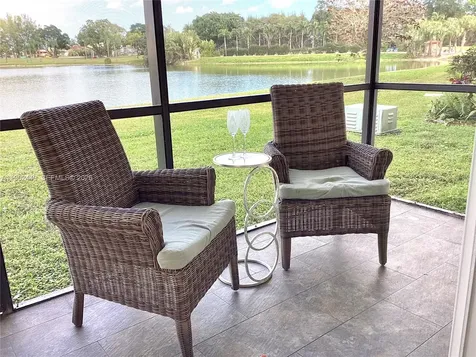 9423 S Hollybrook Lake Drive Pembroke Pines FL 33025