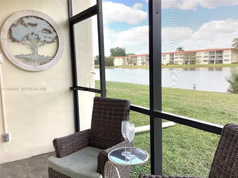9423 S Hollybrook Lake Drive Pembroke Pines FL 33025