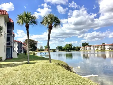 9423 S Hollybrook Lake Drive Pembroke Pines FL 33025
