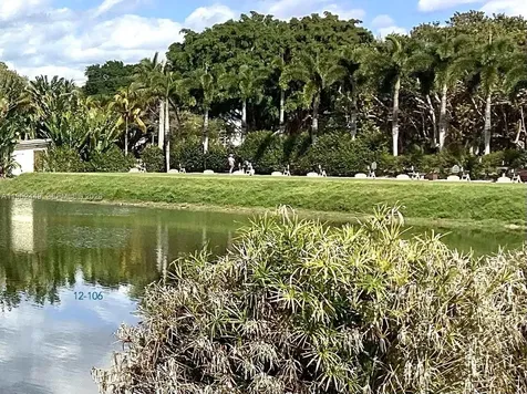 9423 S Hollybrook Lake Drive Pembroke Pines FL 33025