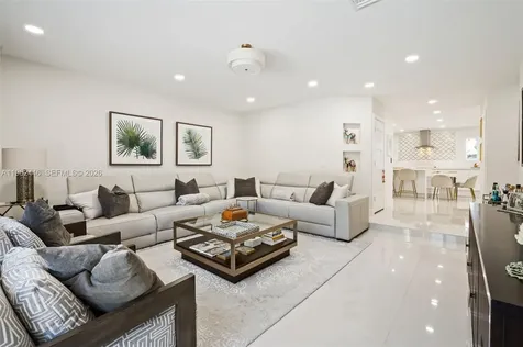 16140 Aberdeen Way Miami Lakes FL 33014
