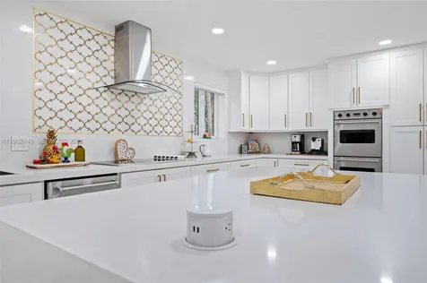 16140 Aberdeen Way Miami Lakes FL 33014