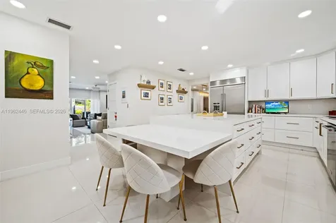 16140 Aberdeen Way Miami Lakes FL 33014