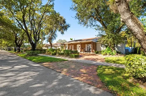 16140 Aberdeen Way Miami Lakes FL 33014