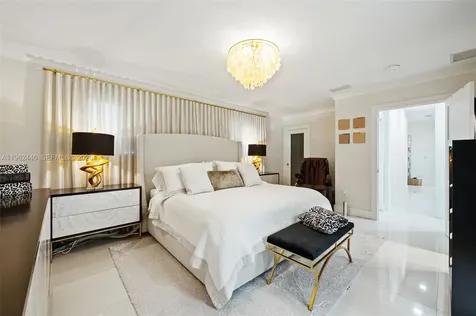 16140 Aberdeen Way Miami Lakes FL 33014