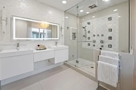 16140 Aberdeen Way Miami Lakes FL 33014