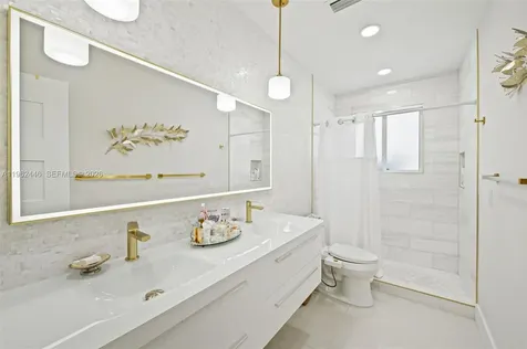 16140 Aberdeen Way Miami Lakes FL 33014