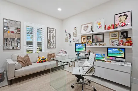 16140 Aberdeen Way Miami Lakes FL 33014