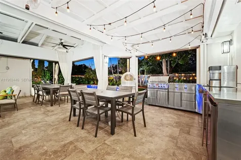 16140 Aberdeen Way Miami Lakes FL 33014