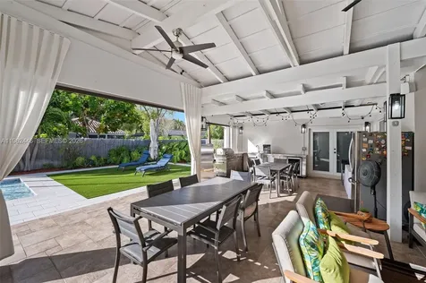 16140 Aberdeen Way Miami Lakes FL 33014