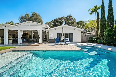 16140 Aberdeen Way Miami Lakes FL 33014