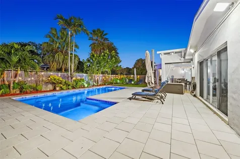 16140 Aberdeen Way Miami Lakes FL 33014