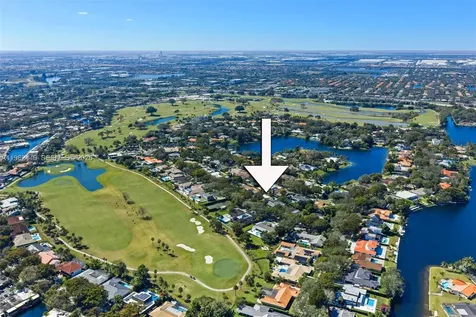 16140 Aberdeen Way Miami Lakes FL 33014