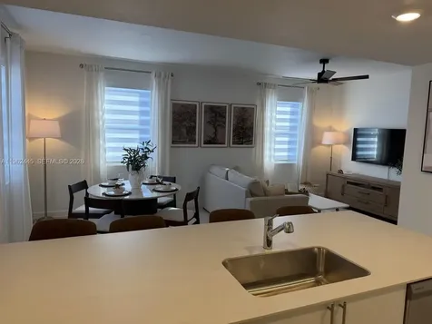 12486 SW 248 Miami FL 33032