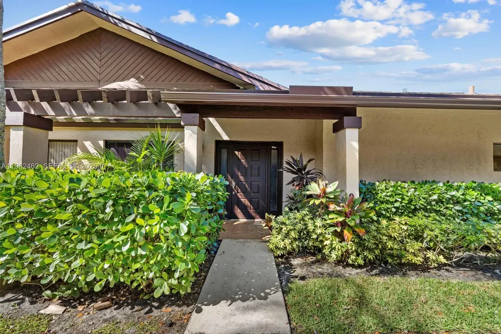 2621 N Carambola Circle N Coconut Creek FL 33066