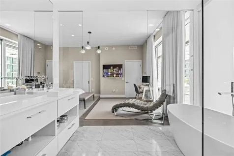 650 NE 32nd Street Miami FL 33137