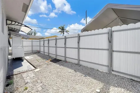 3280 NW 213th Terrace Miami Gardens FL 33056