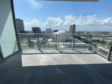 851 NE 1st Avenue Miami FL 33132