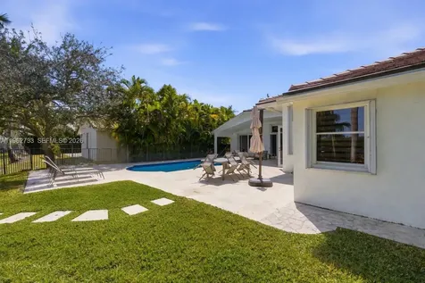 2562 Eagle Run Lane Weston FL 33327