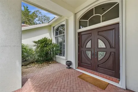 2562 Eagle Run Lane Weston FL 33327