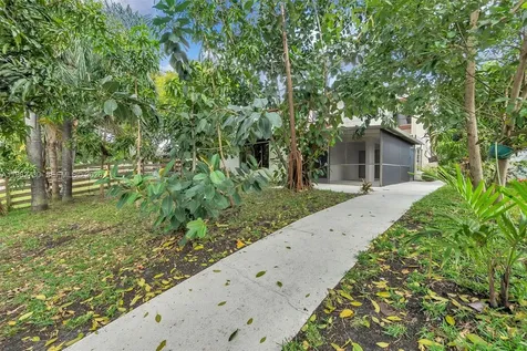 4011 SW 82nd Terrace Davie FL 33328