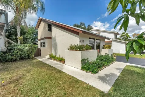 4011 SW 82nd Terrace Davie FL 33328