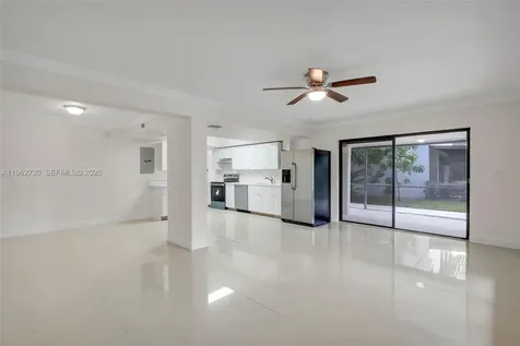 4011 SW 82nd Terrace Davie FL 33328