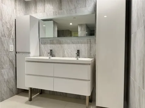 2000 Towerside Terrace Miami FL 33138