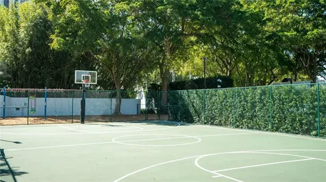 2000 Towerside Terrace Miami FL 33138