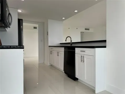2000 Towerside Terrace Miami FL 33138