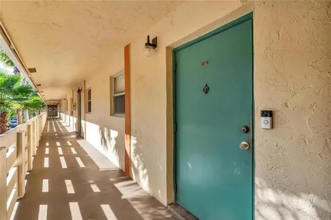 3282 NW 103rd Terrace Coral Springs FL 33065