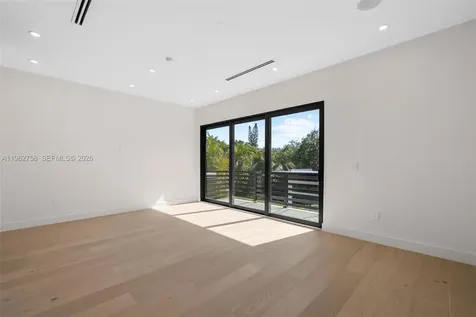 290 NW 48th Street Miami FL 33127
