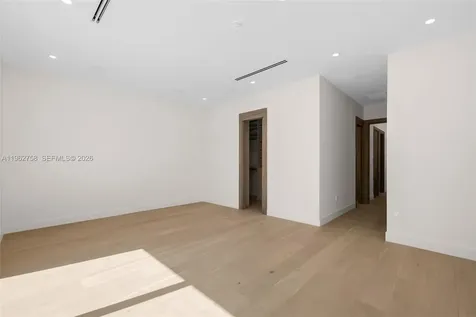 290 NW 48th Street Miami FL 33127