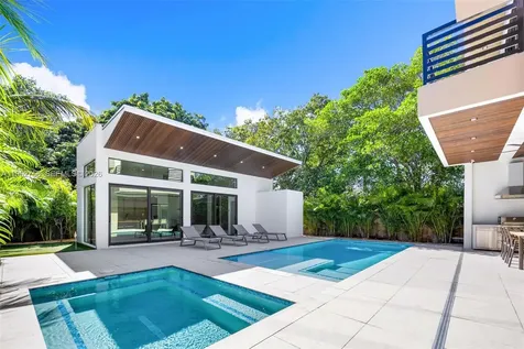 290 NW 48th Street Miami FL 33127