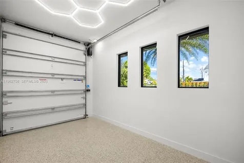 290 NW 48th Street Miami FL 33127