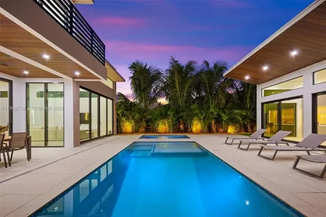 290 NW 48th Street Miami FL 33127