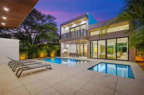 290 NW 48th Street Miami FL 33127