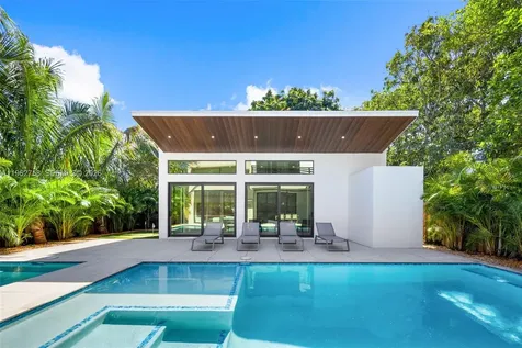 290 NW 48th Street Miami FL 33127